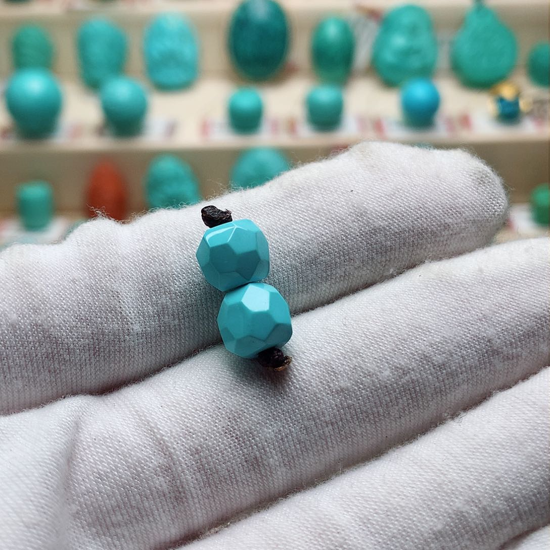 绿松石配饰未镶嵌