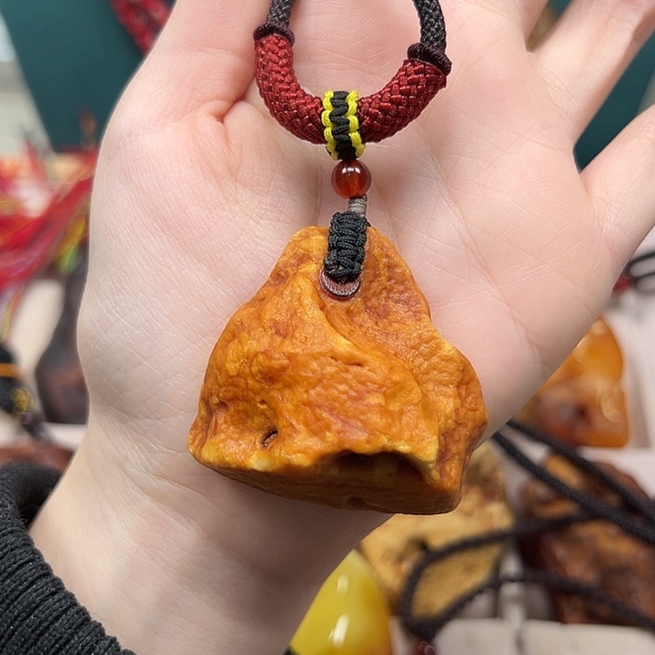 琥珀珠宝奇石未镶嵌