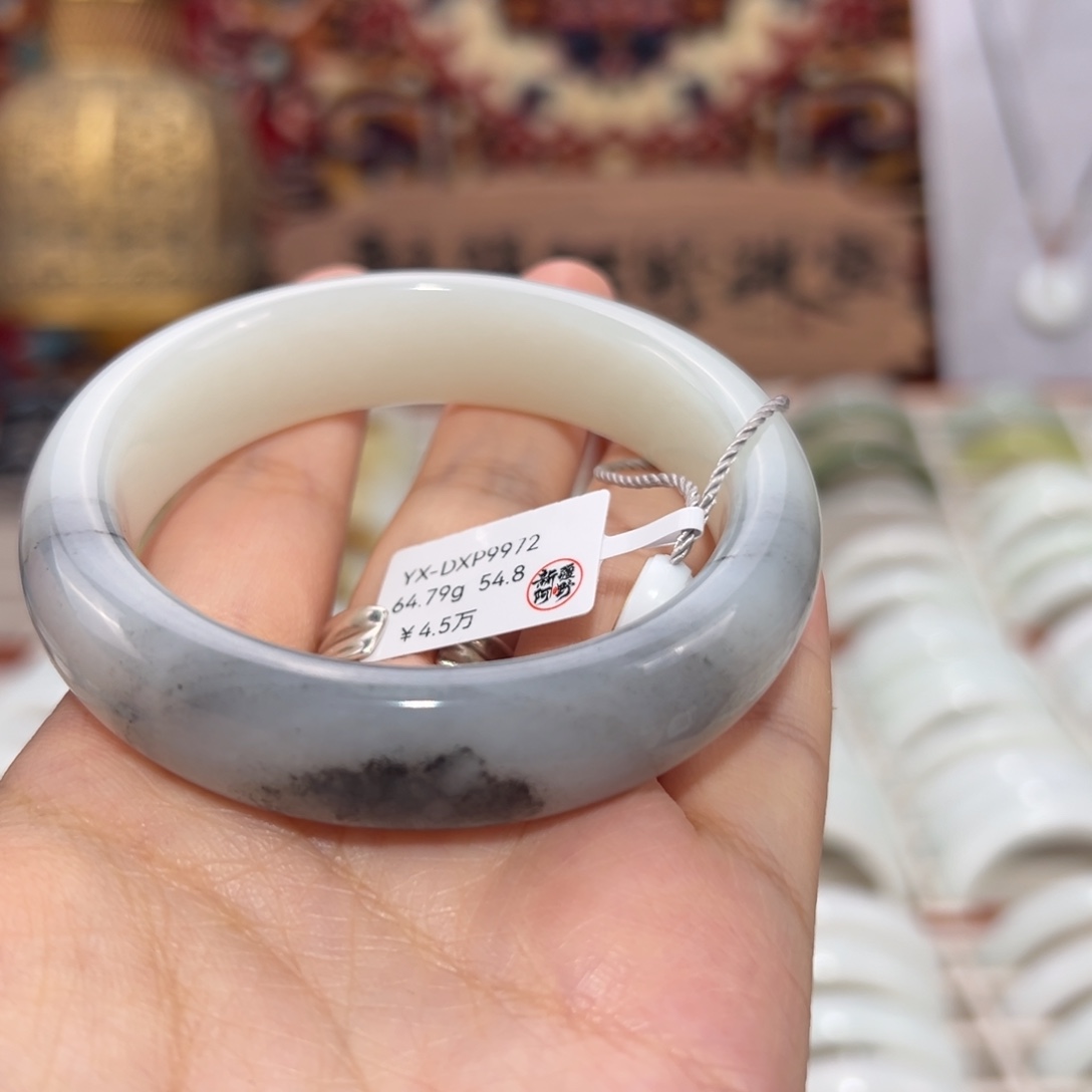 和田玉未镶嵌手镯