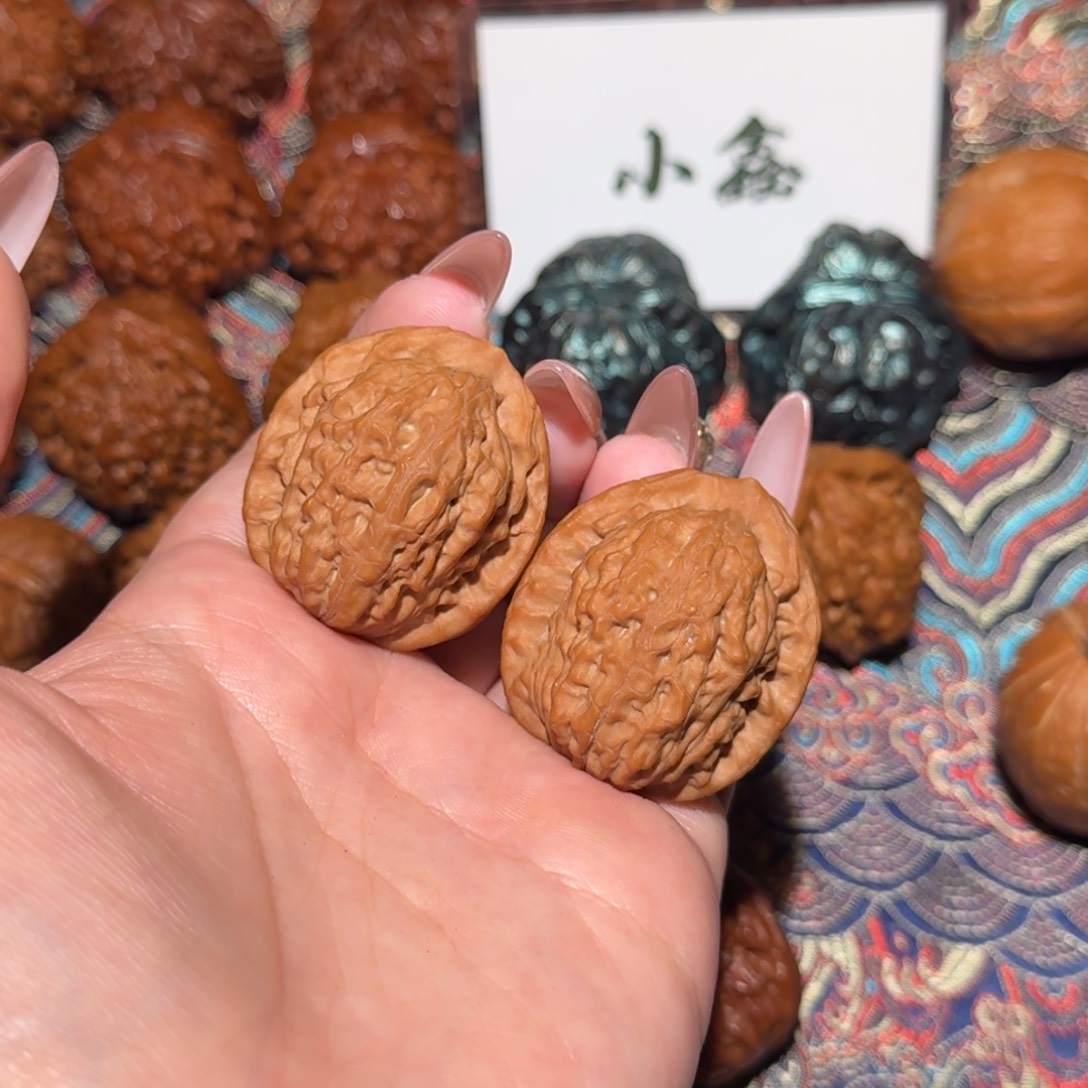 把件文玩核桃001号34原树玉观音文玩核桃