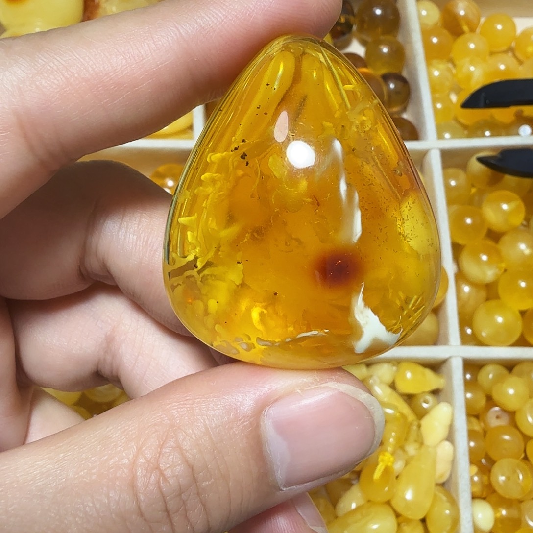 琥珀未镶嵌裸石成品
