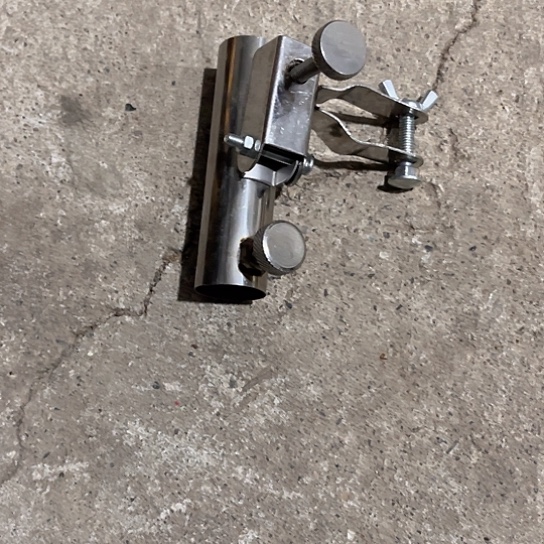 不锈钢炮台架一个。         