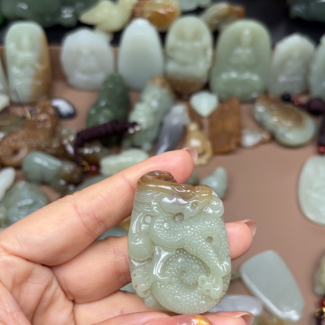 和田玉颈饰未镶嵌