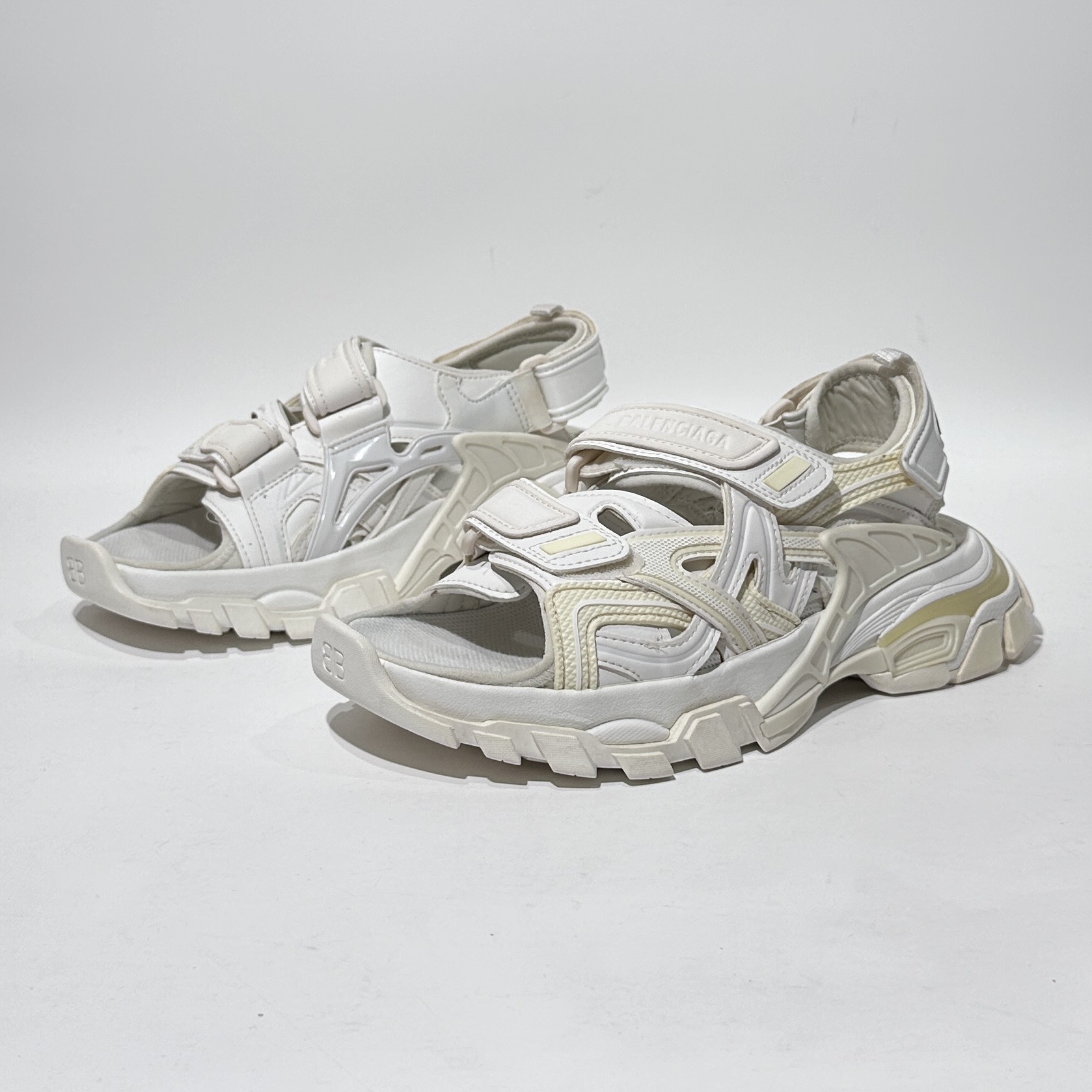 95新 Balenciaga/巴黎世家 37码 白色时尚Track凉鞋/WX01866