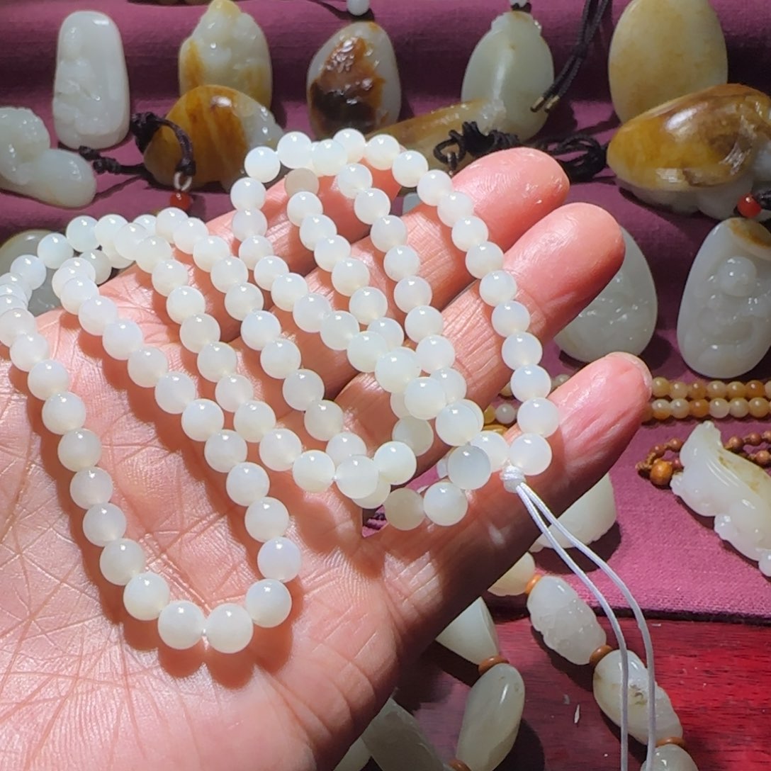 和田玉颈饰未镶嵌