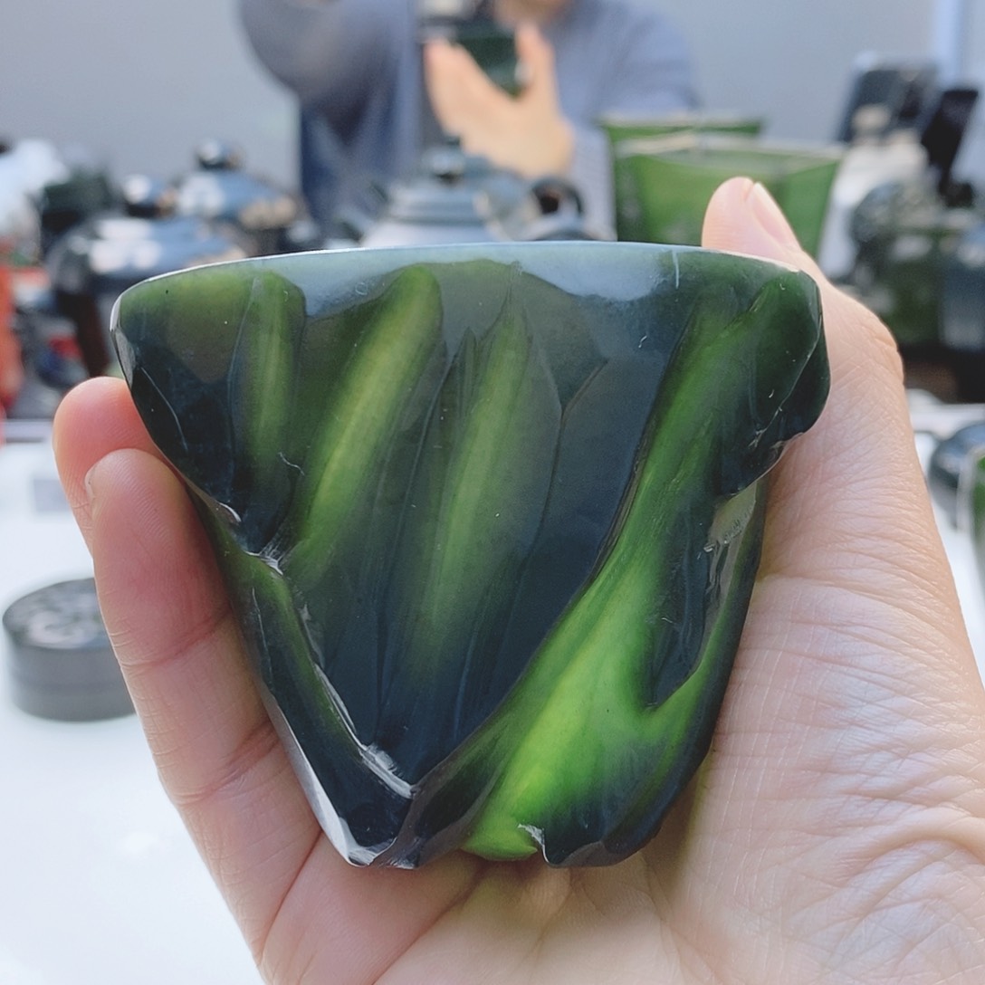 和田玉（青玉）把件未镶嵌微瑕