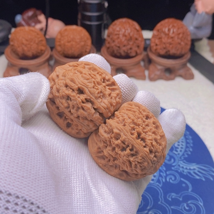 文玩核桃吊坠走**看文玩核桃