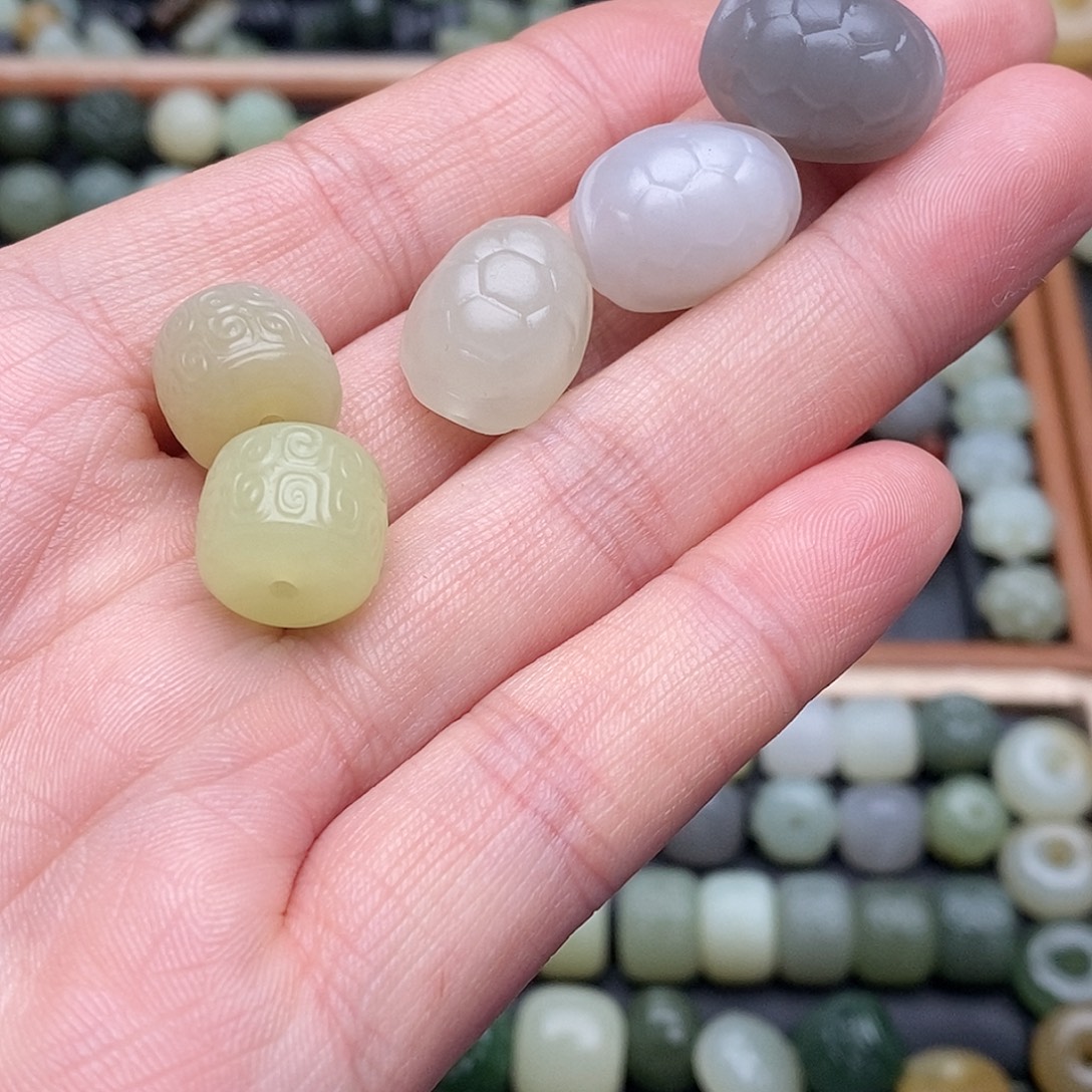 和田玉未镶嵌珠宝半成品