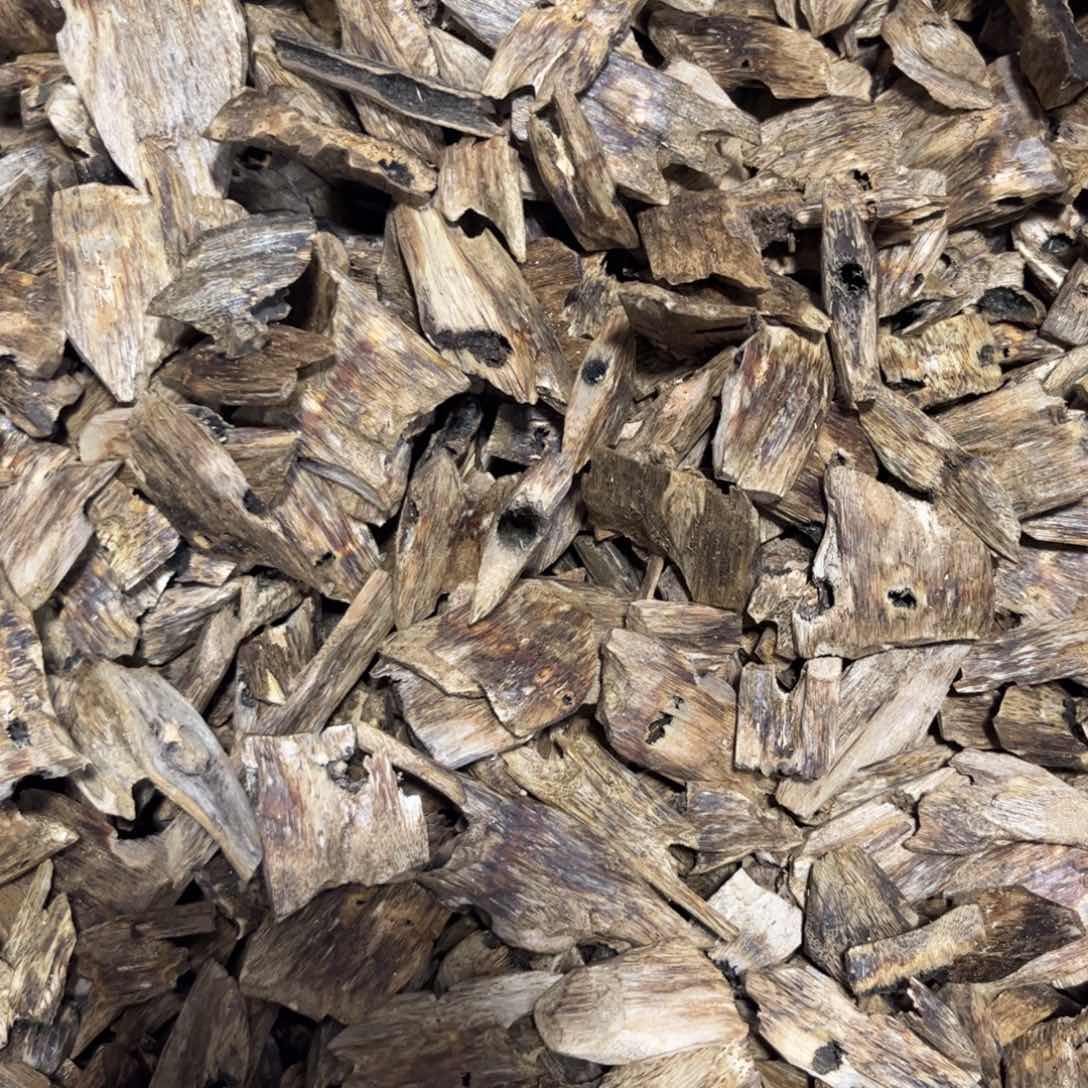 沉香木手把件真**二奇楠1000 克。。。