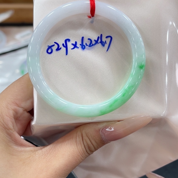 未镶嵌手镯翡翠翡翠