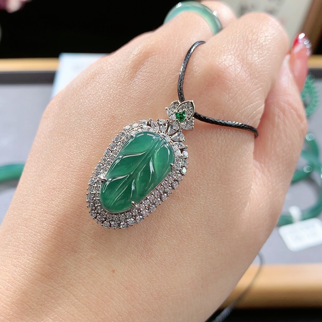 翡翠手镯（圆镯）未镶嵌