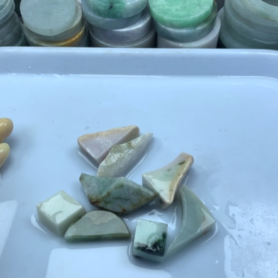 翡翠裸石翡翠边角料