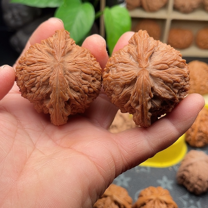 文玩核桃把件全品南疆石边54➕55