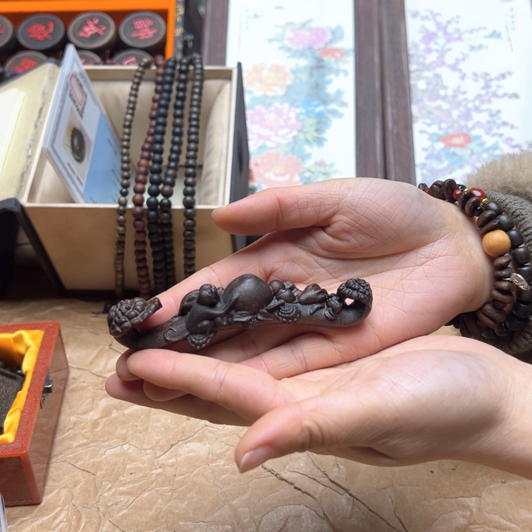 大叶紫檀（黑酸枝木类）