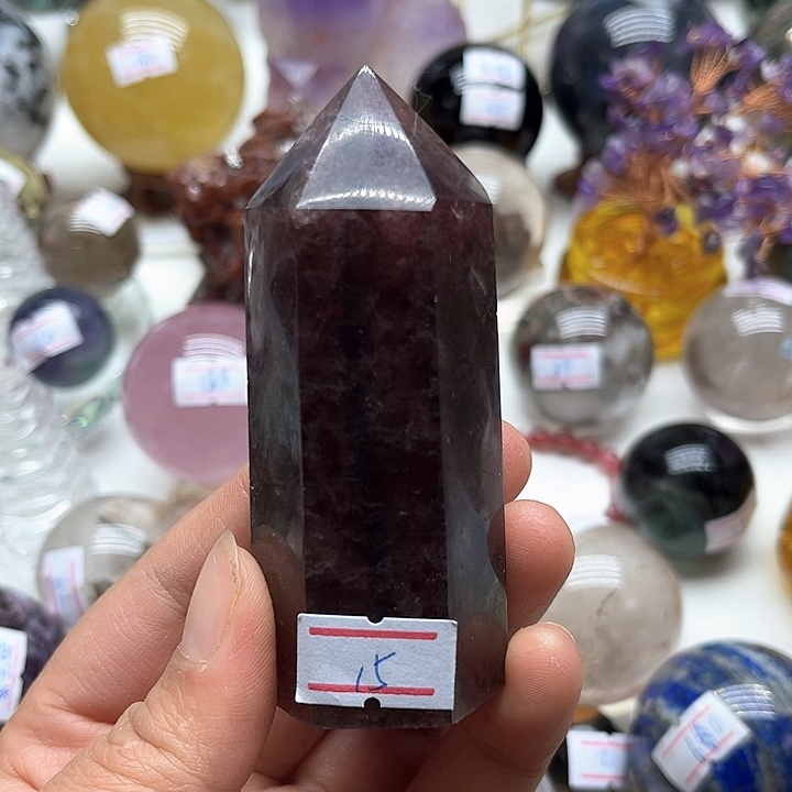 156克草莓晶柱未镶嵌水晶