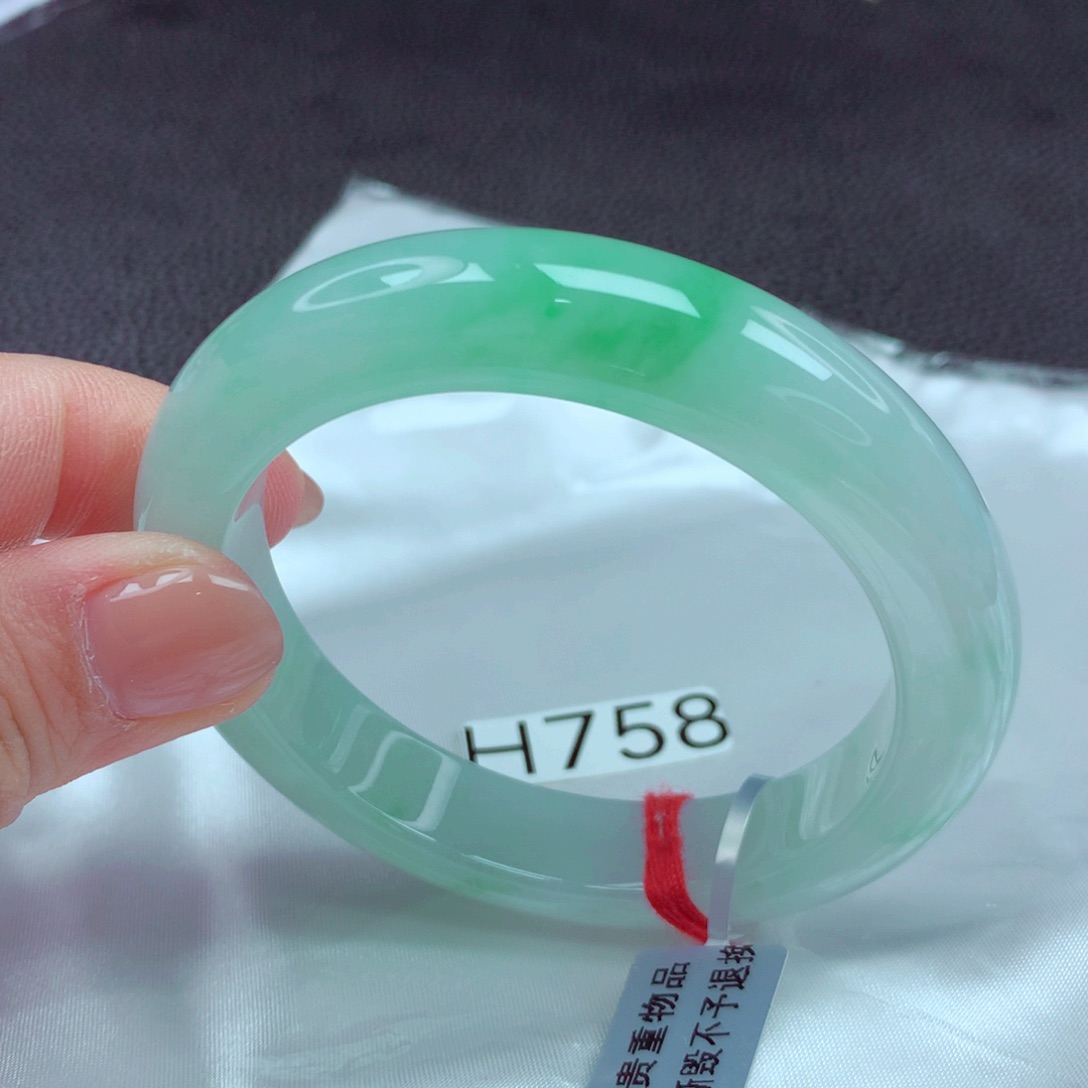 翡翠手镯未镶嵌手镯88