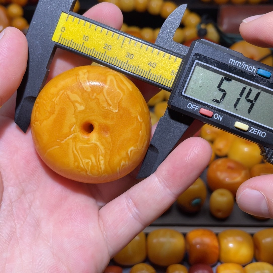 琥珀未镶嵌裸石饼子