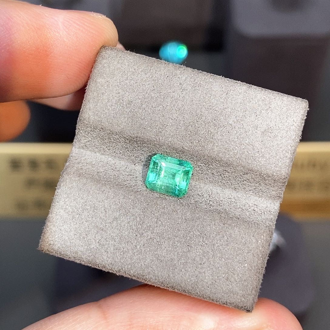 祖母绿裸石未镶嵌1.07克拉哥伦比亚