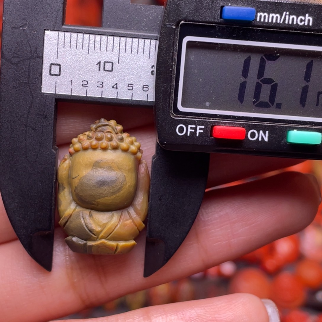 南红玛瑙配饰未镶嵌不听佛款