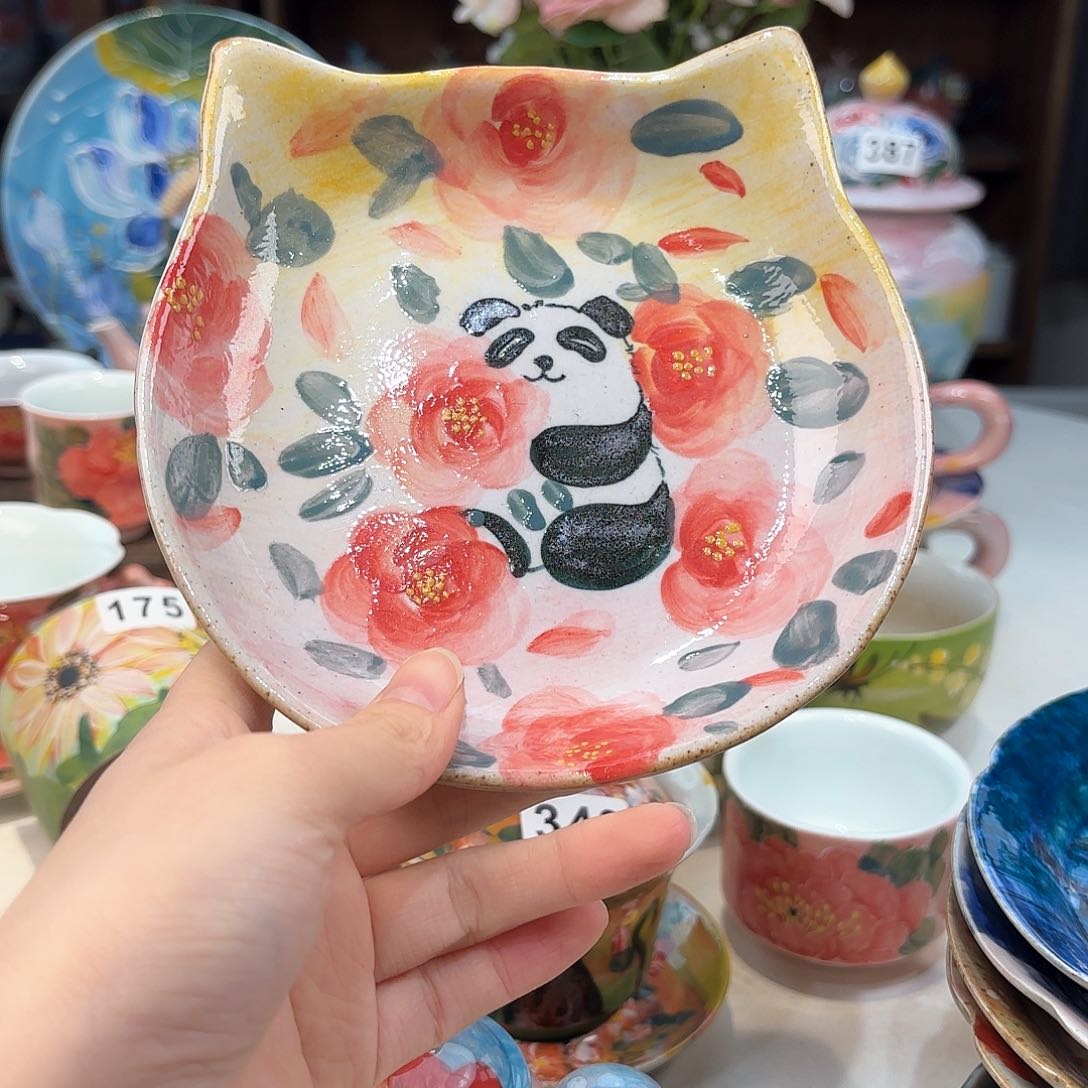 瓷片兔兔好可爱啊我