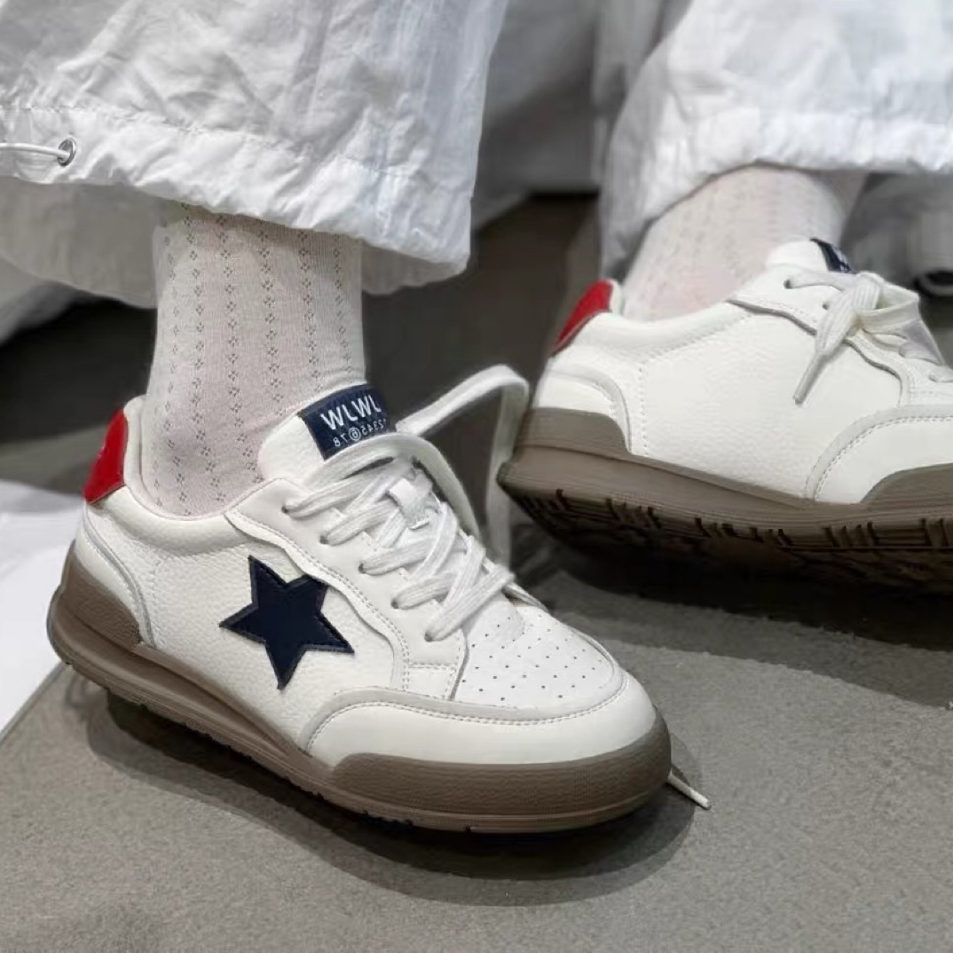 春季女款休闲百搭平底德训板鞋