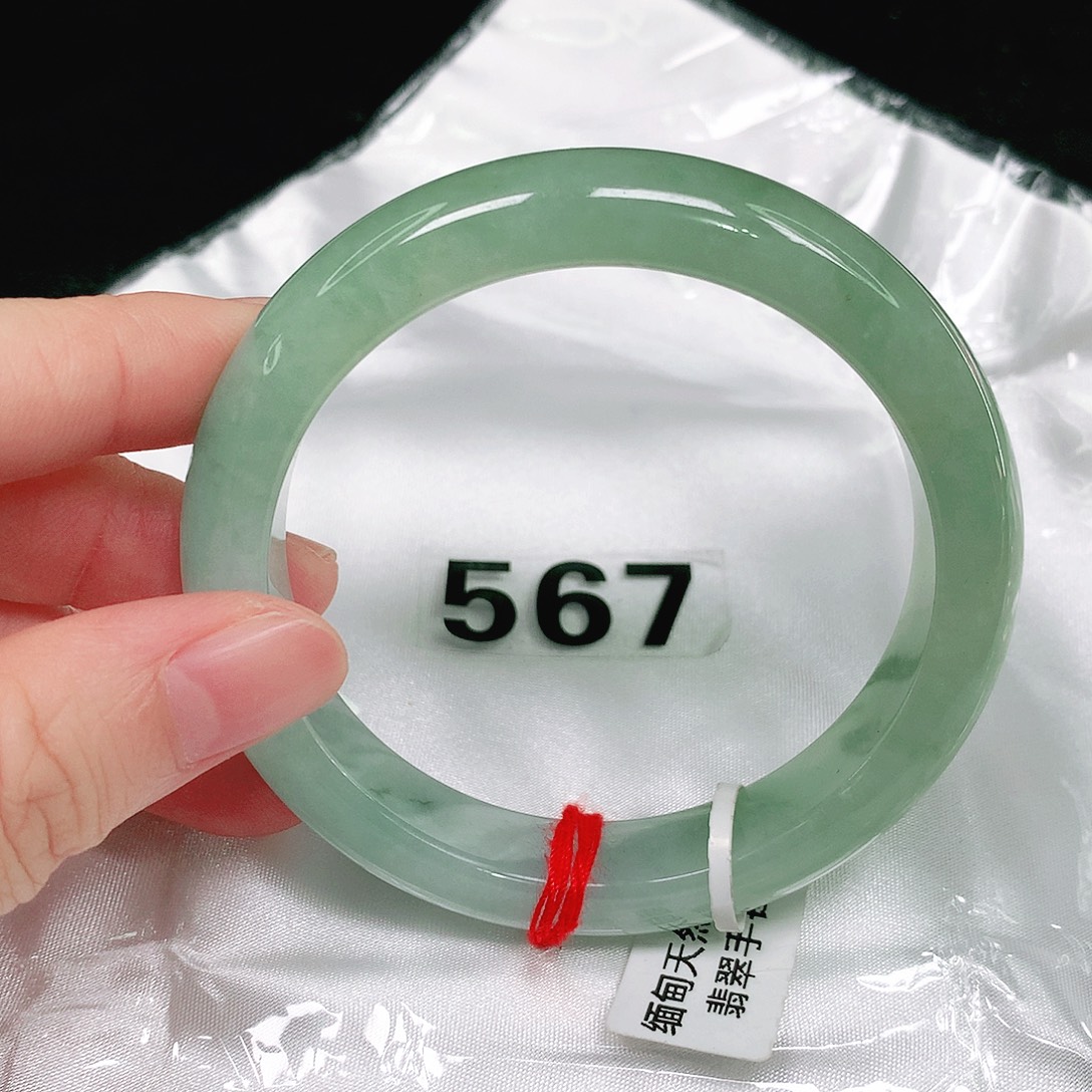 翡翠手镯未镶嵌翡翠手镯未镶嵌