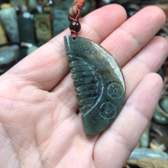 岫岩河磨玉（透闪石质玉）挂件未镶嵌