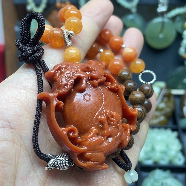 未镶嵌蛇纹石玉颈饰