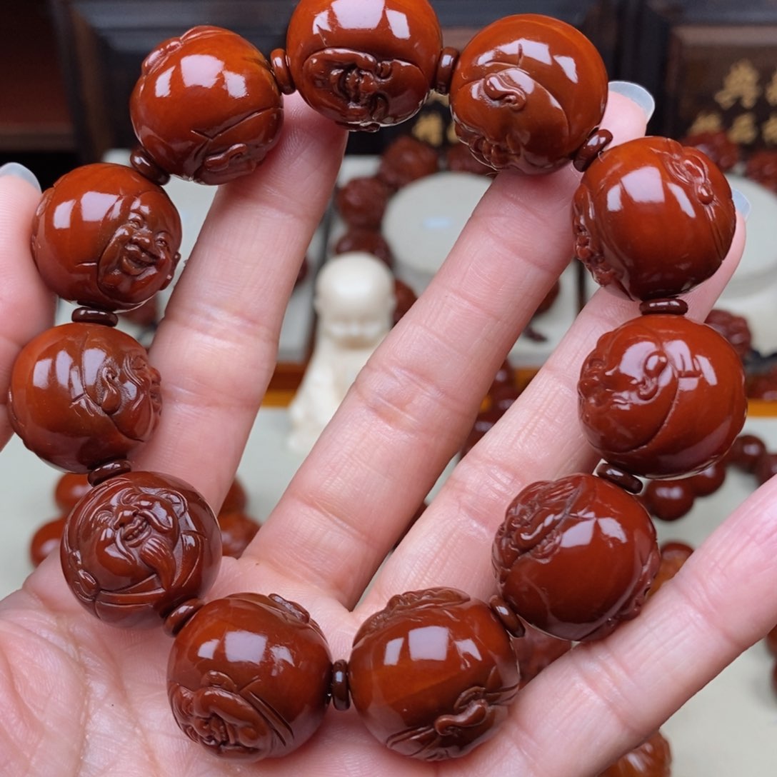 橄榄核吊坠守**空财迷，