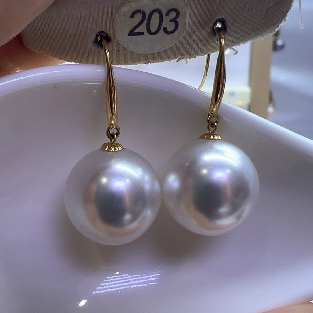 18K金镶嵌淡水珍珠耳饰