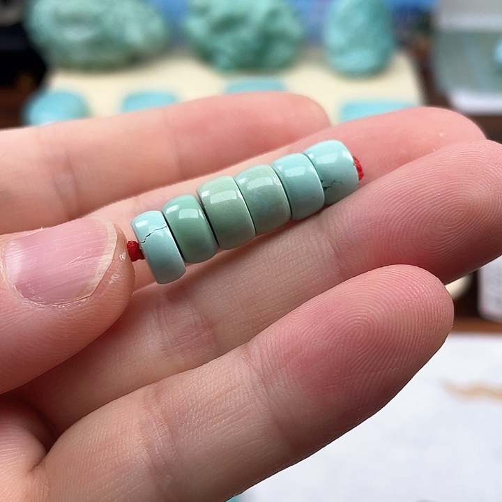 绿松石颈饰未镶嵌