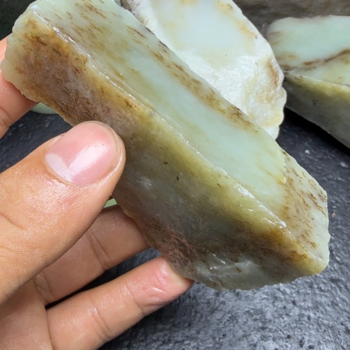 和田玉（糖玉）未镶嵌珠宝奇石