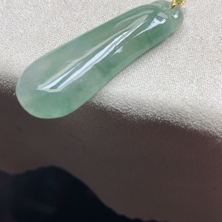 翡翠颈饰18K金镶嵌吊坠