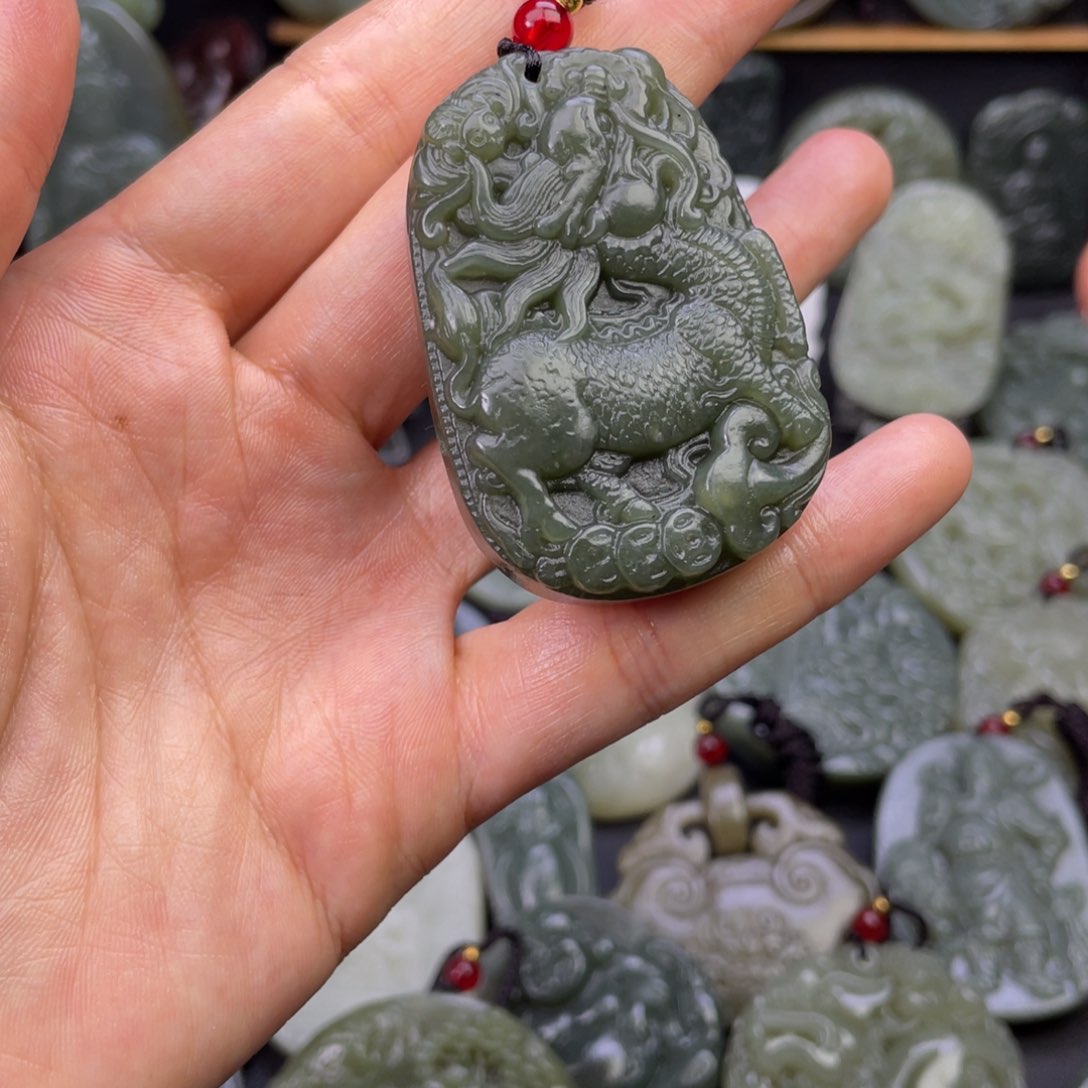 和田玉颈饰未镶嵌