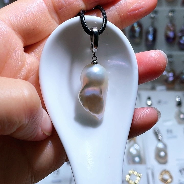 淡水珍珠吊坠(赠链)未镶嵌