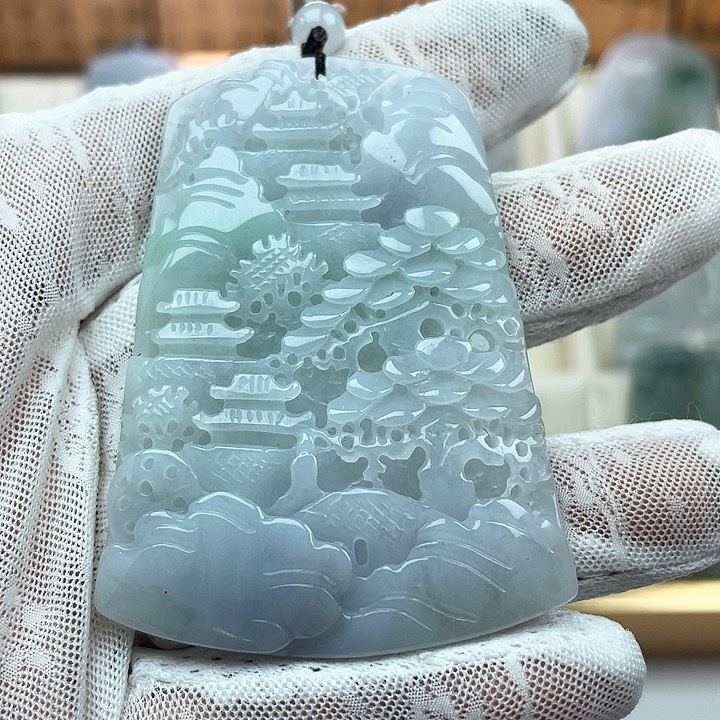 翡翠未镶嵌颈饰天然翡翠A货山水牌