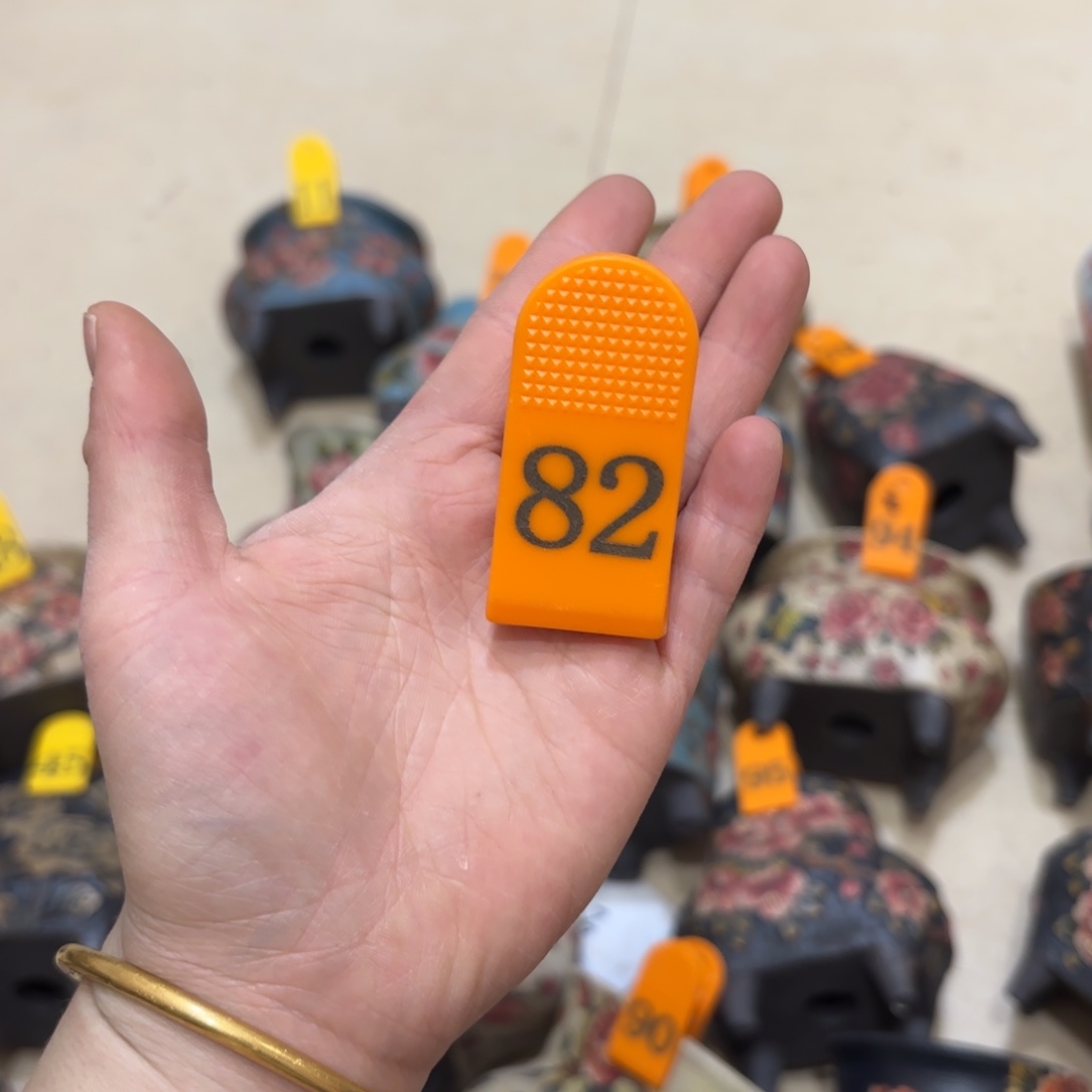 梁***贝哈哈哈哈哈哈哈哈