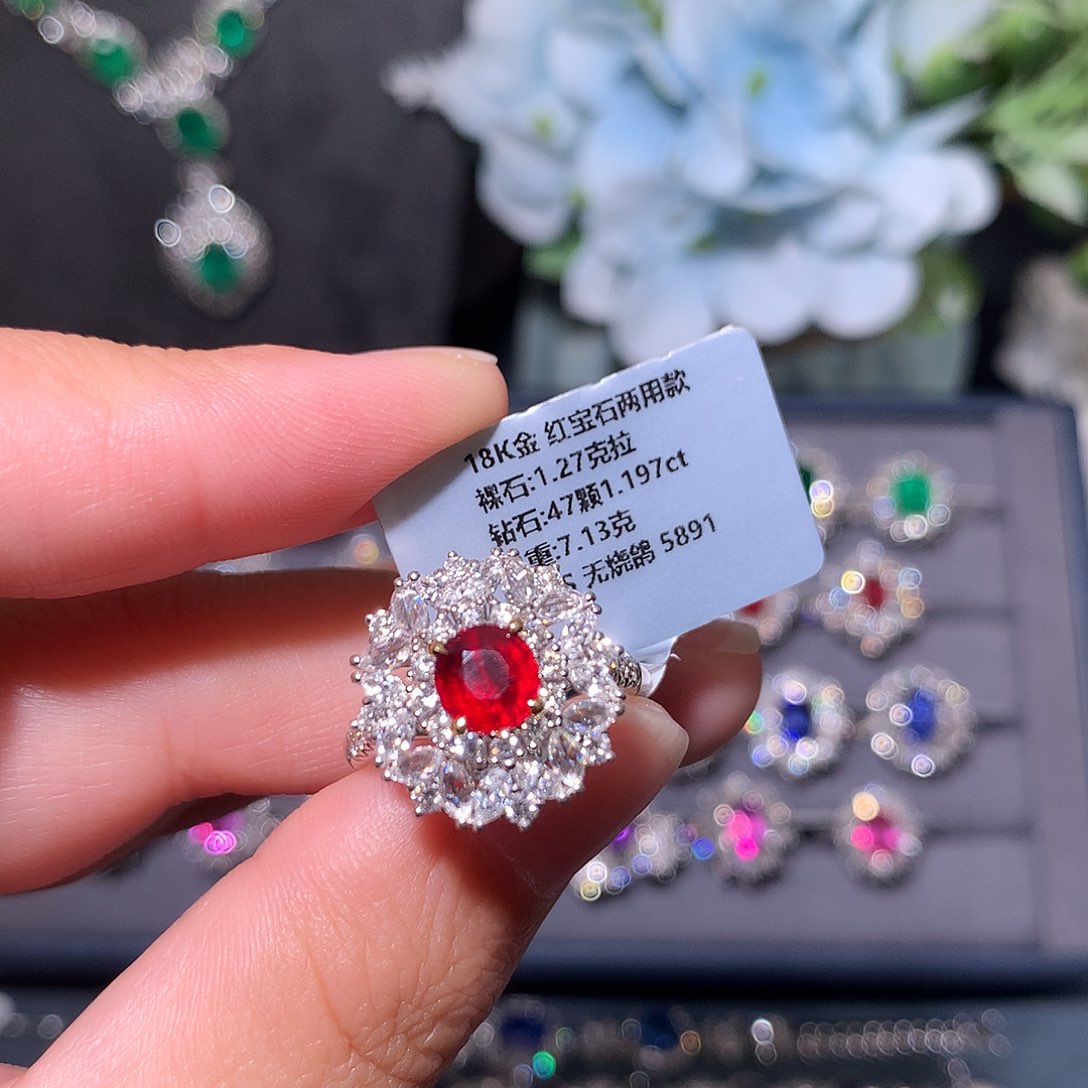 戒指18K金镶嵌红宝石