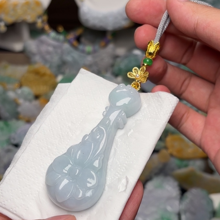 翡翠未镶嵌颈饰吊坠