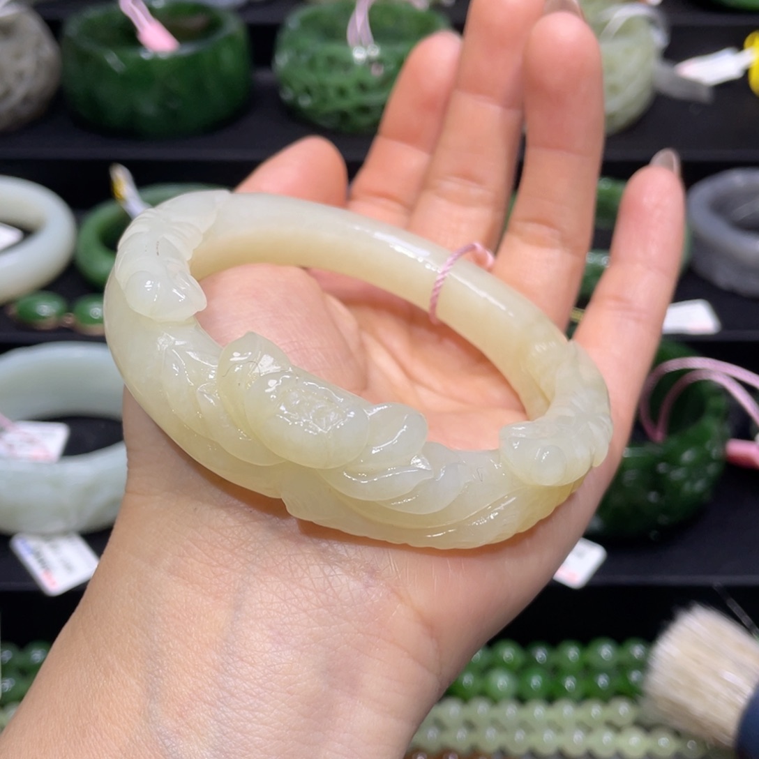 和田玉手镯58+圈口 编号23未镶嵌