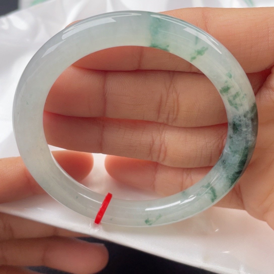 翡翠手镯（圆镯）未镶嵌