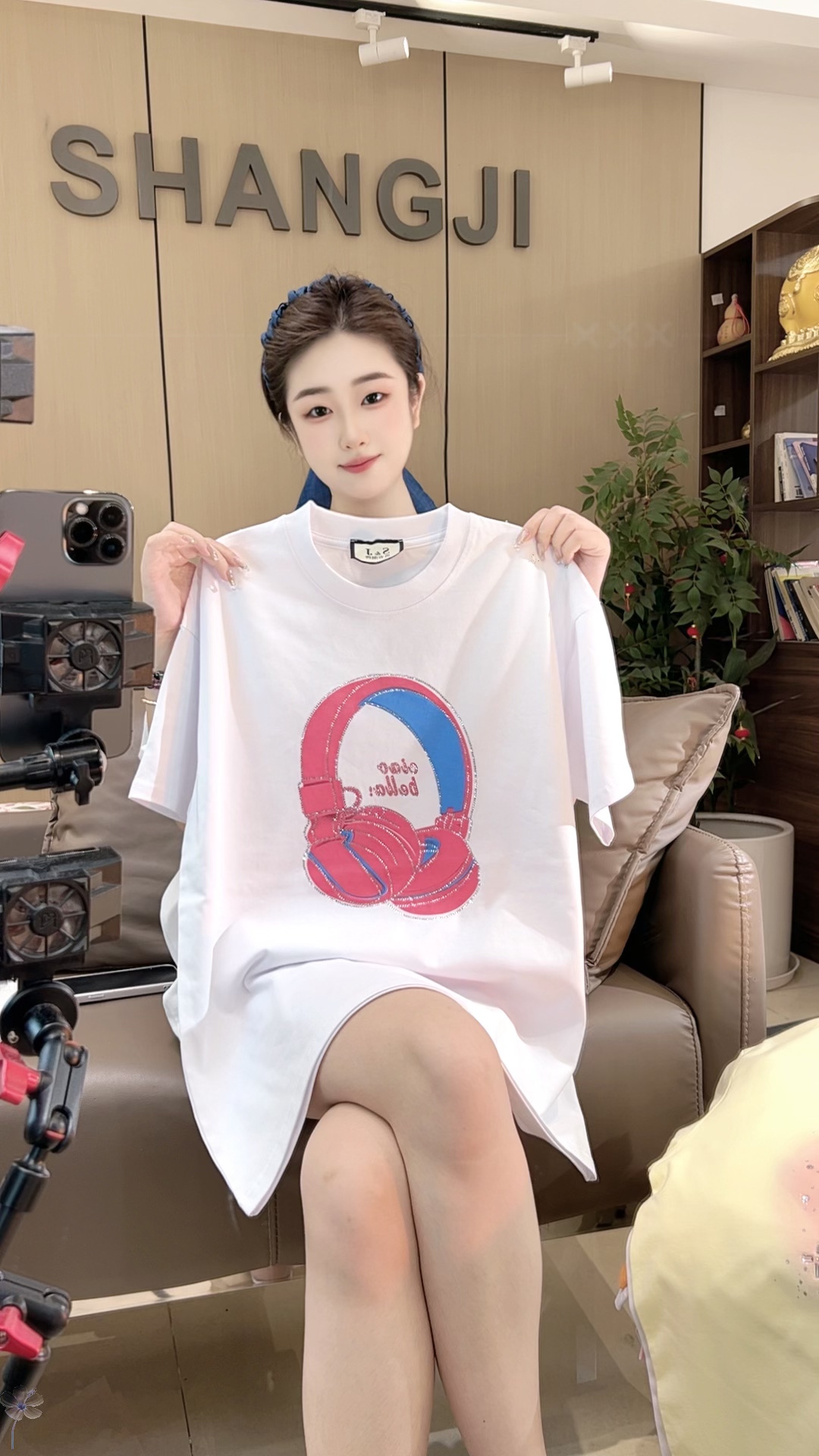 新款{五彩耳机粉}高颜值老板娘气质款烫钻百搭T恤宽松休闲夏季