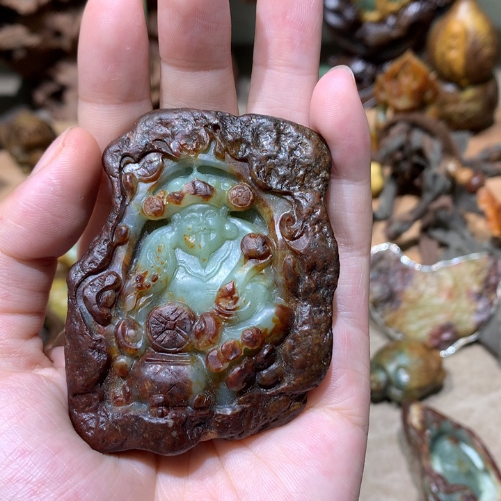 未镶嵌岫岩河磨玉（透闪石质玉）挂件