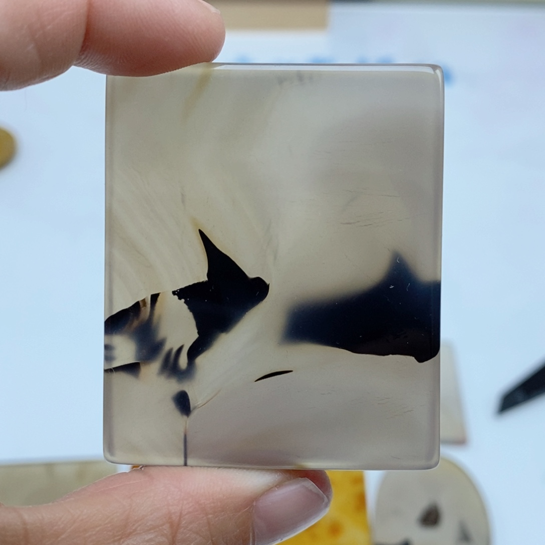 用***3玛瑙/玉髓未镶嵌珠宝半成品