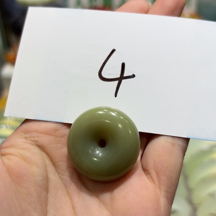 未镶嵌岫玉手镯天然