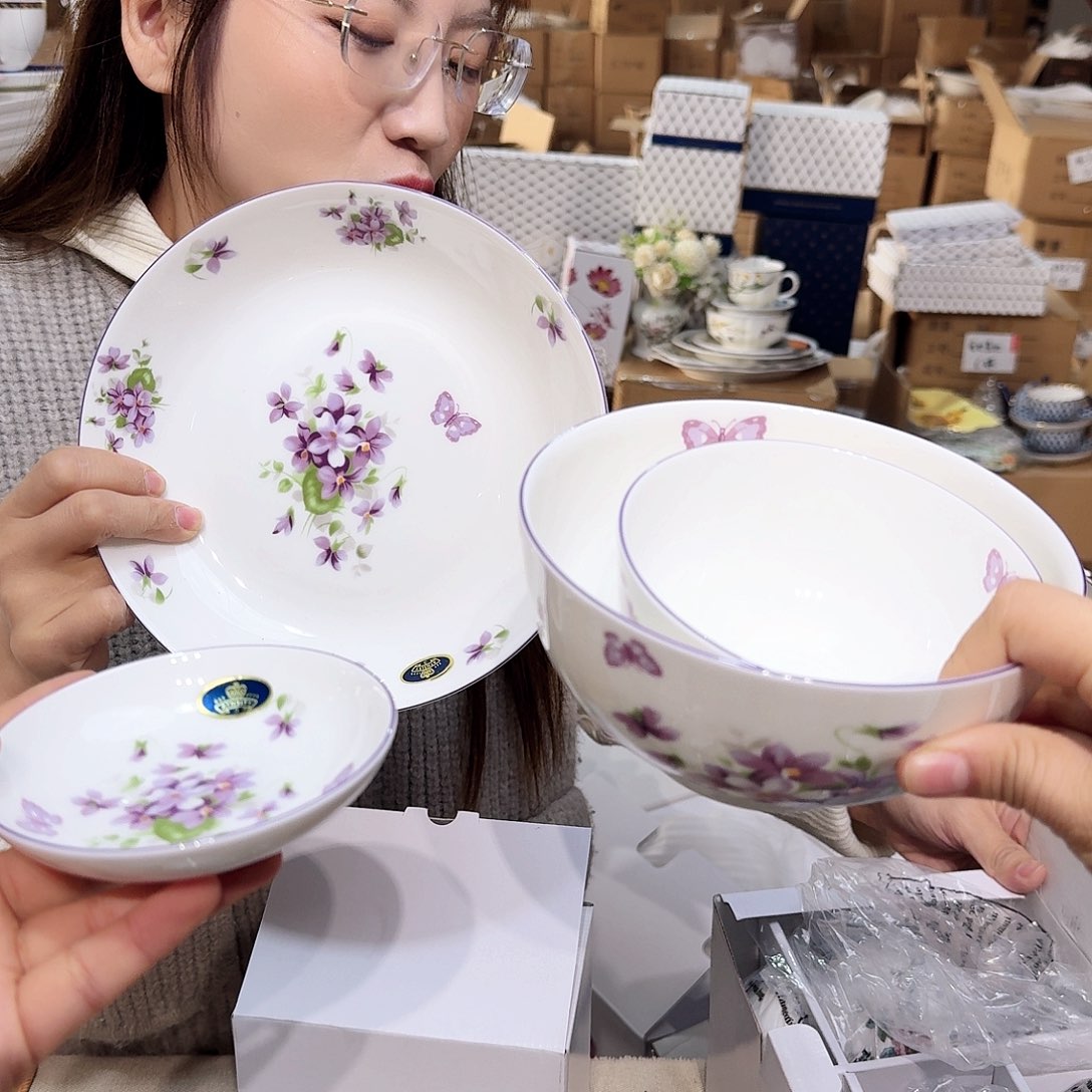 骨瓷紫罗兰餐具32件套装顺丰