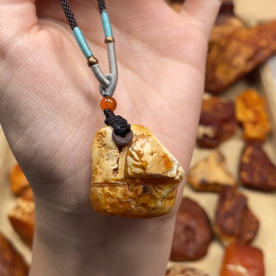 琥珀未镶嵌珠宝奇石