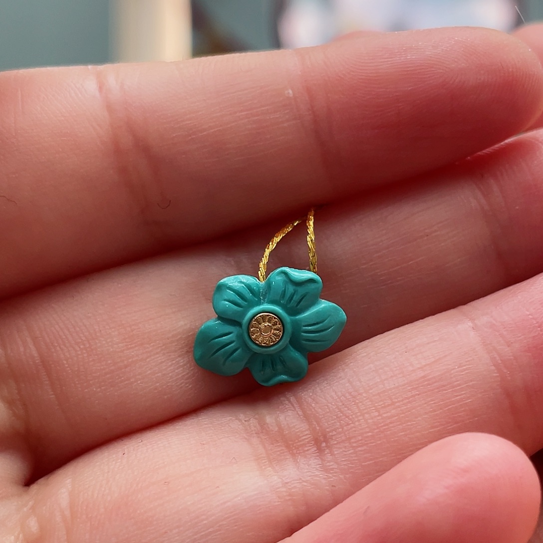 绿松石颈饰未镶嵌