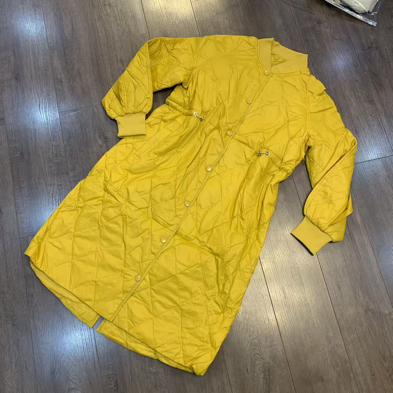 长版带菲子羽绒服