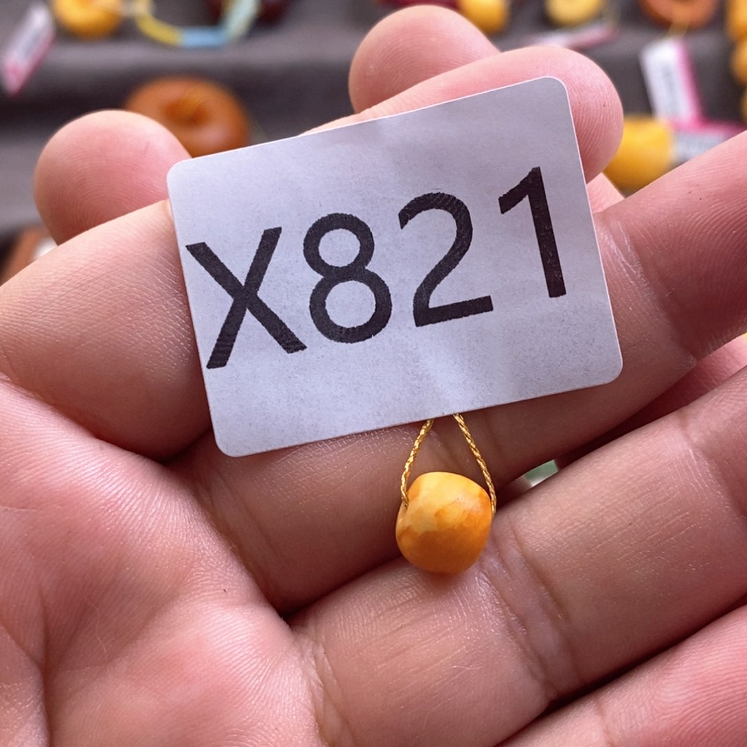 未镶嵌蜜蜡珠宝奇石K****?